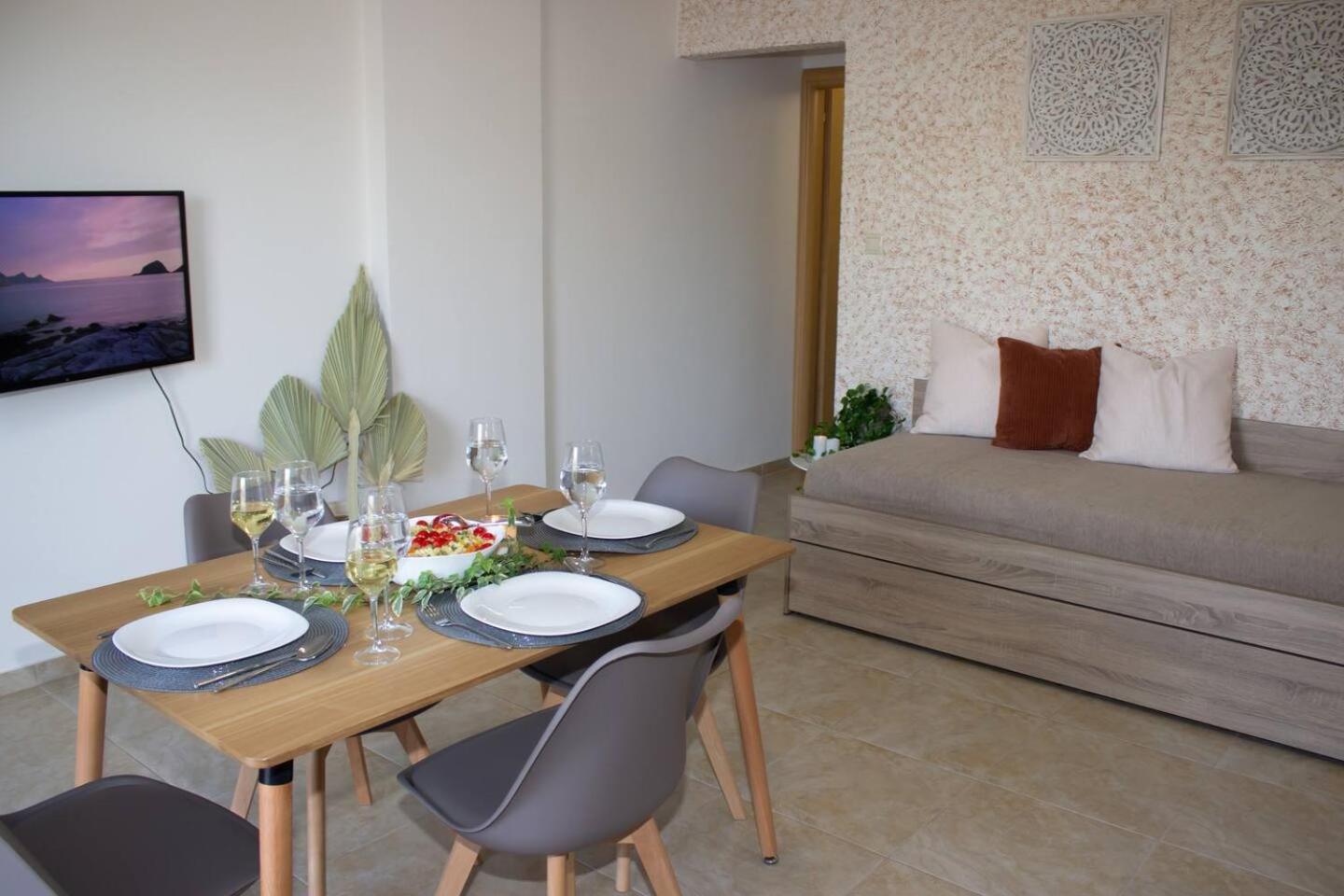 Maistro Suites With Pool, Matala Exterior photo