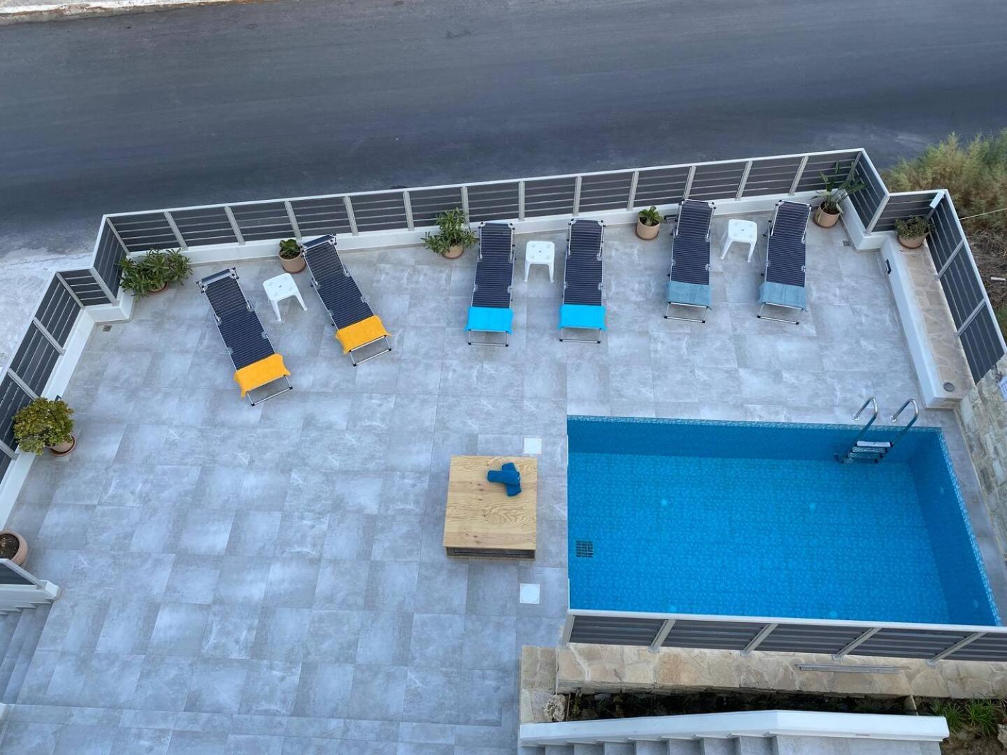 Maistro Suites With Pool, Matala Exterior photo