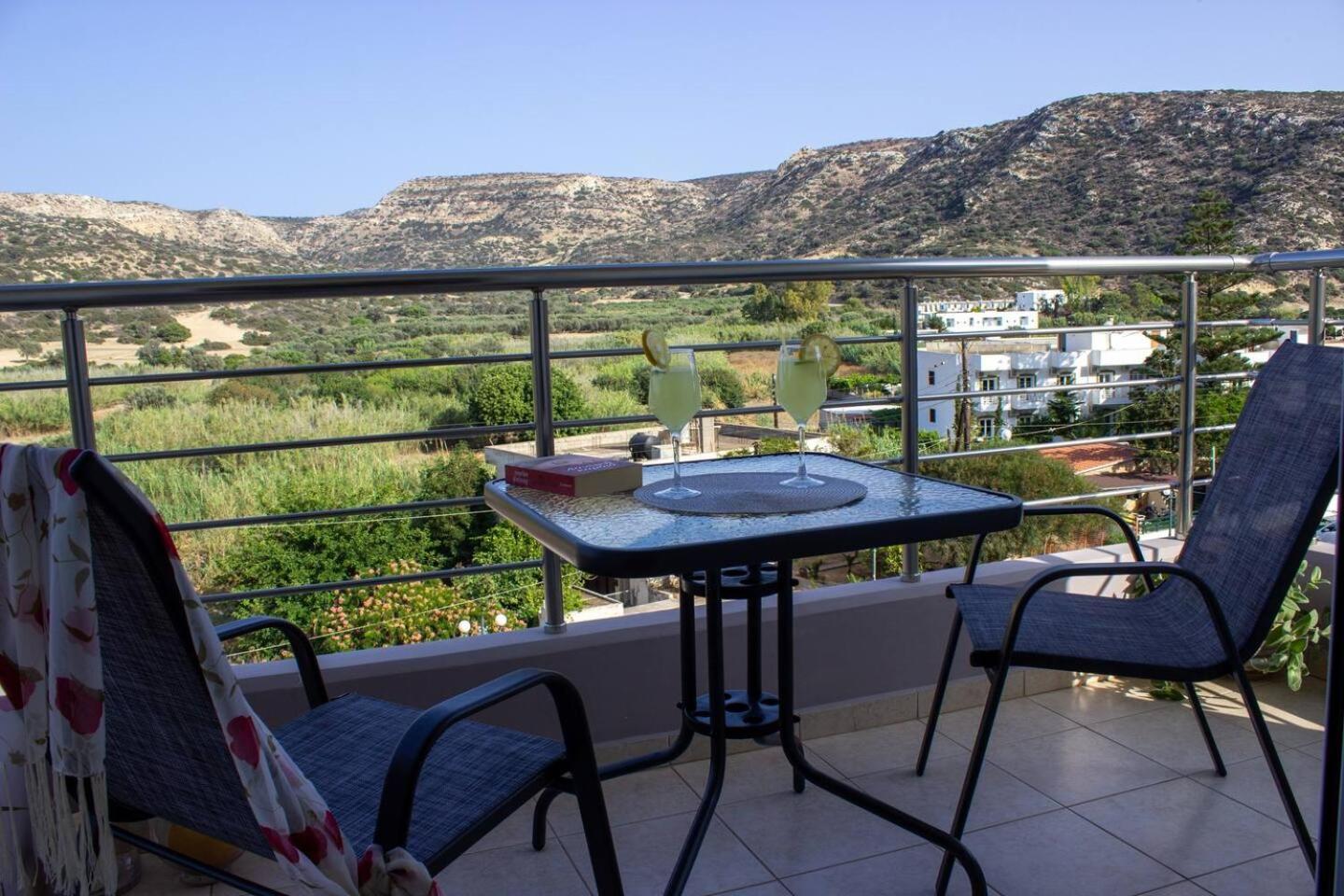 Maistro Suites With Pool, Matala Exterior photo